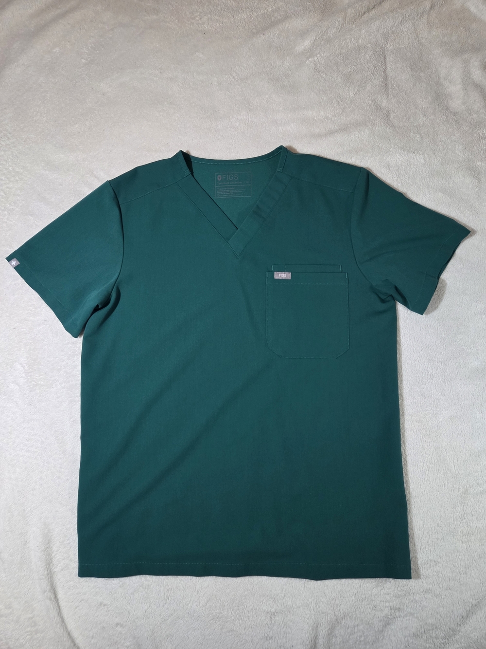 Figs Men's V-Neck Scrub Top